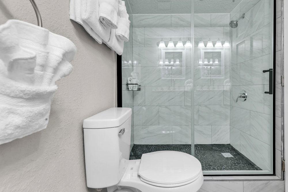 Bluewater Resort Condos Signature Condo, 1 Bedroom, Ocean View, Beachfront 10