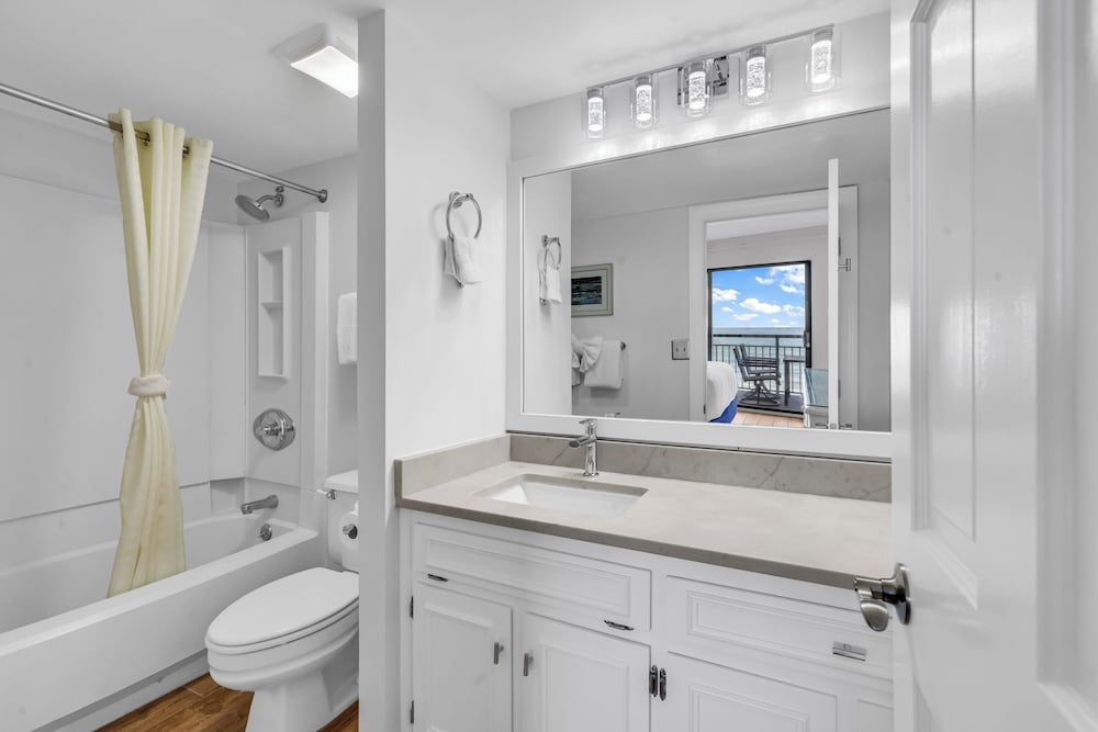 Bluewater Resort Condos Standard Condo, 2 Bedrooms, Balcony, Ocean View 14