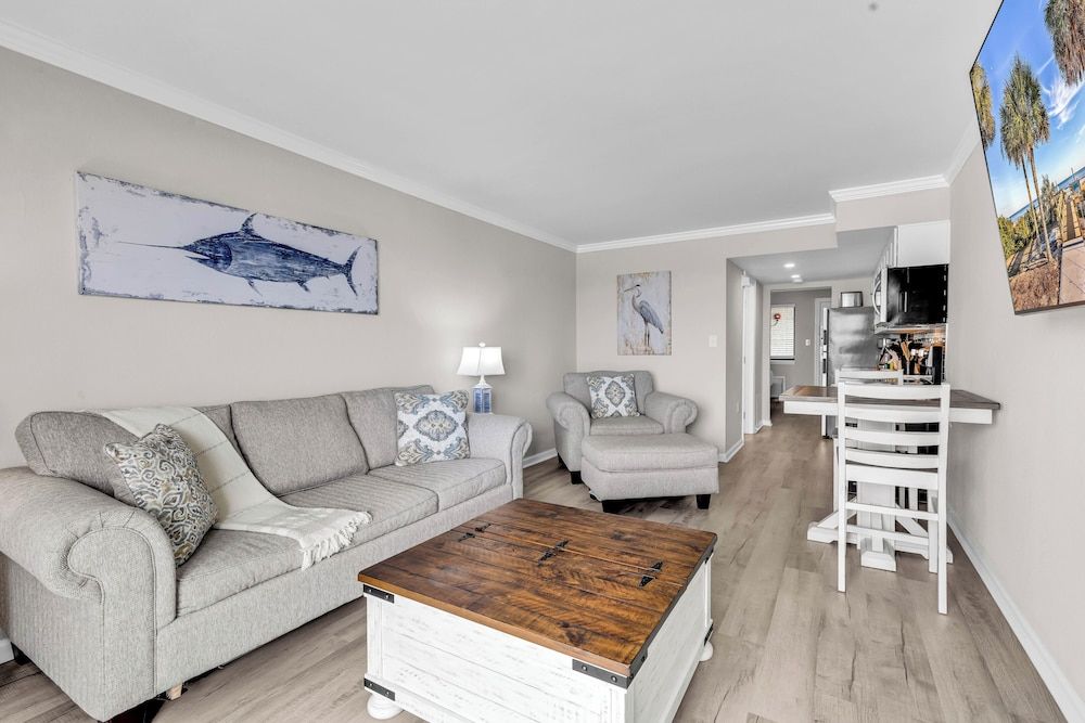 Bluewater Resort Condos Signature Condo, 1 Bedroom, Ocean View, Beachfront 6