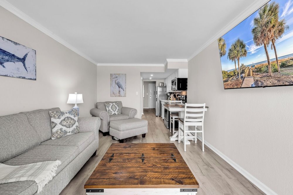 Bluewater Resort Condos Signature Condo, 1 Bedroom, Ocean View, Beachfront 5