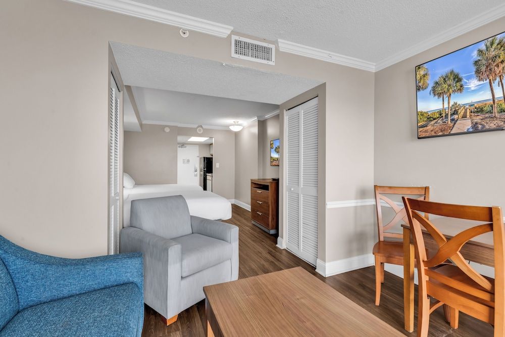 Camelot By the Sea Family Studio Suite 5