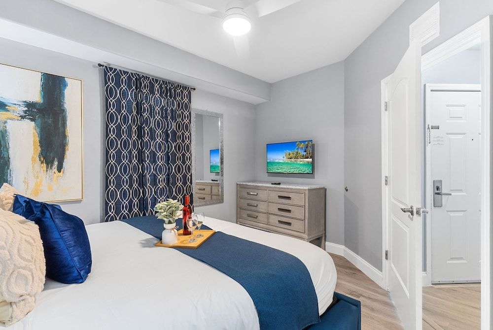 Family Condo, Balcony, Lake View