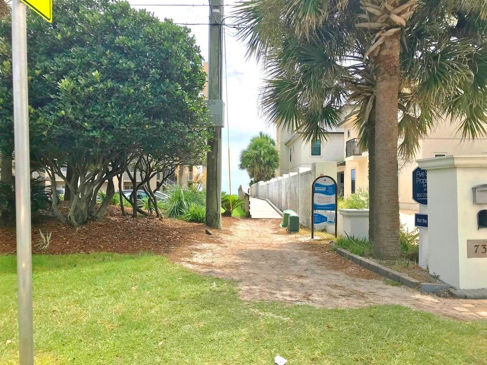 Gulf Walk 506