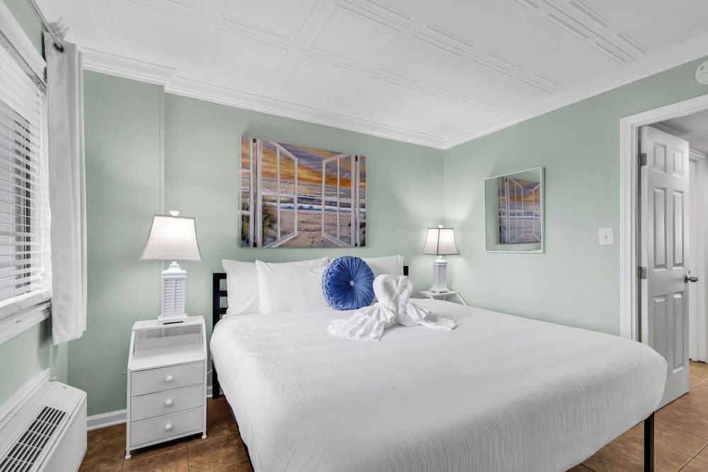 Signature Condo, 1 Bedroom, Kitchen, Ocean View