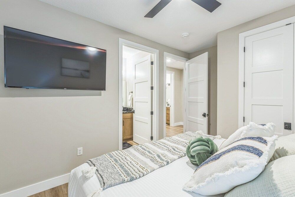 Condo, Multiple Beds, Pool Access, Pool View