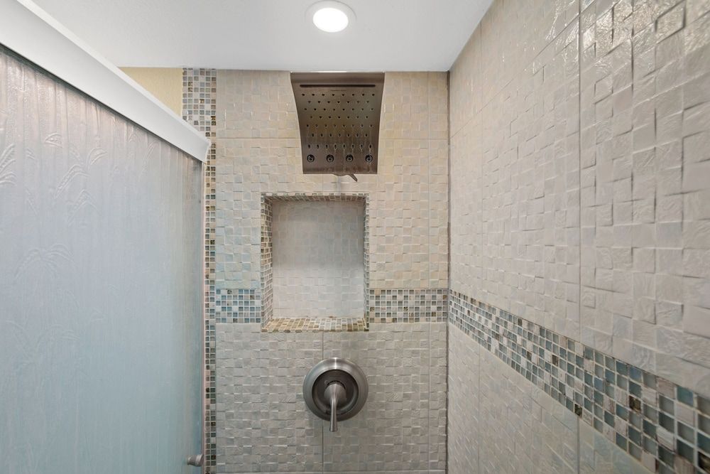 Kihei Ali'i Kai Condos with Free Parking Family Apartment, 1 King Bed with Sofa bed, Garden View (1 BR 1011) 10