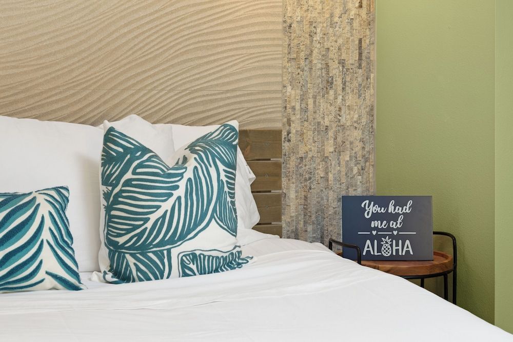 Kihei Ali'i Kai Condos with Free Parking Family Apartment, 1 King Bed with Sofa bed, Garden View (1 BR 1011) 4