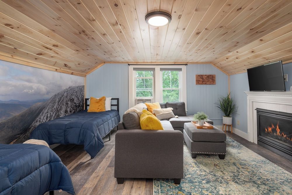 Summit Loft