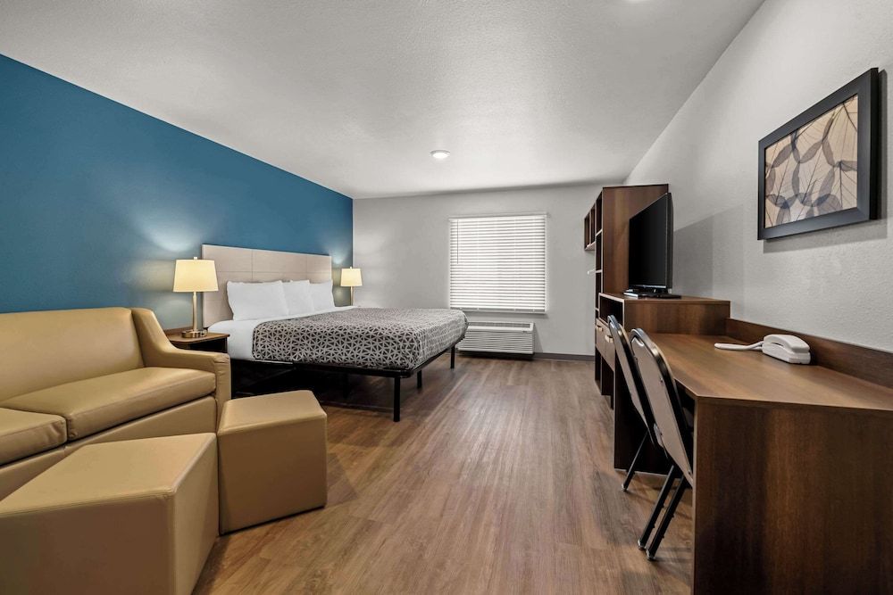 Woodspring Suites Loves Park Rockford