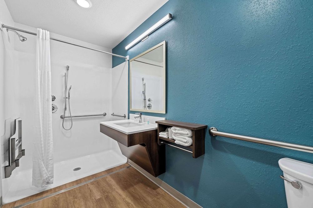 Woodspring Suites Loves Park Rockford Room, 2 Queen Beds, Accessible, Non Smoking 4