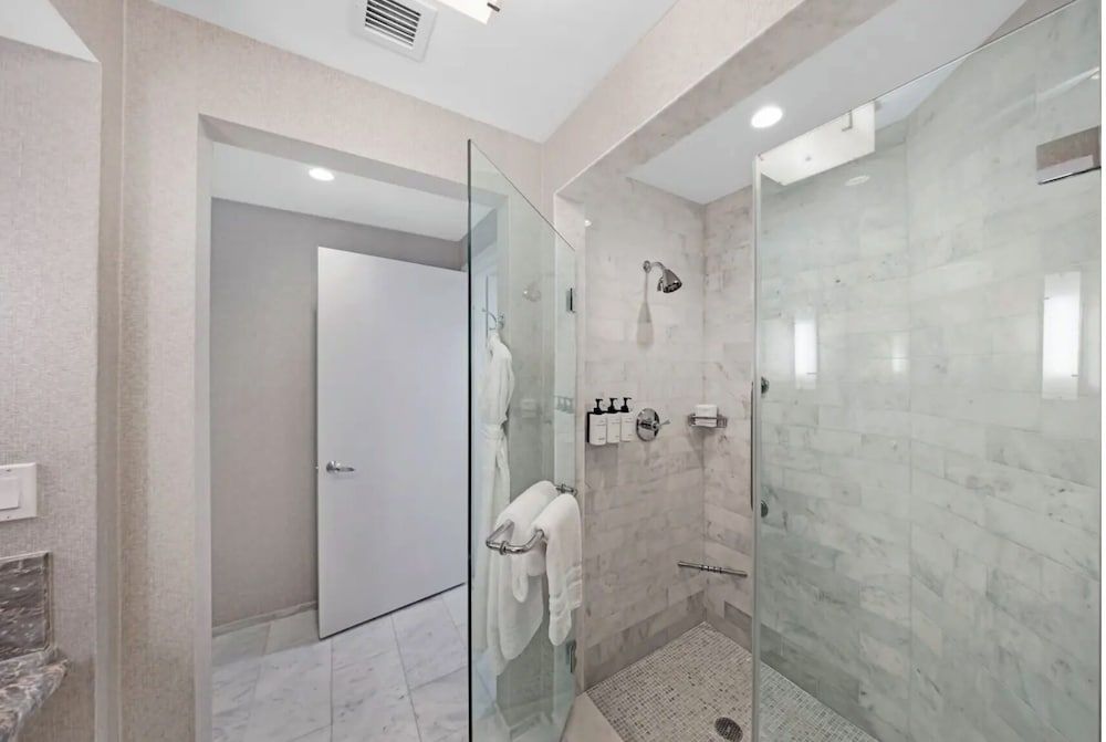 Beachfront Condo Fort Lauderdale Beach Condo, 2 Bedrooms, Kitchen, Ocean View 12