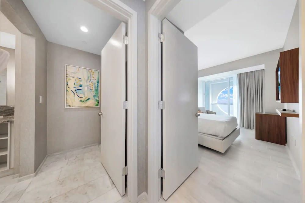 Beachfront Condo Fort Lauderdale Beach Condo, 2 Bedrooms, Kitchen, Ocean View 14