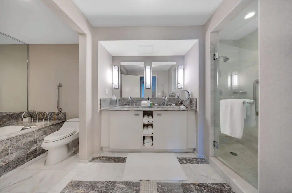 Beachfront Condo Fort Lauderdale Beach Condo, 2 Bedrooms, Kitchen, Ocean View 10