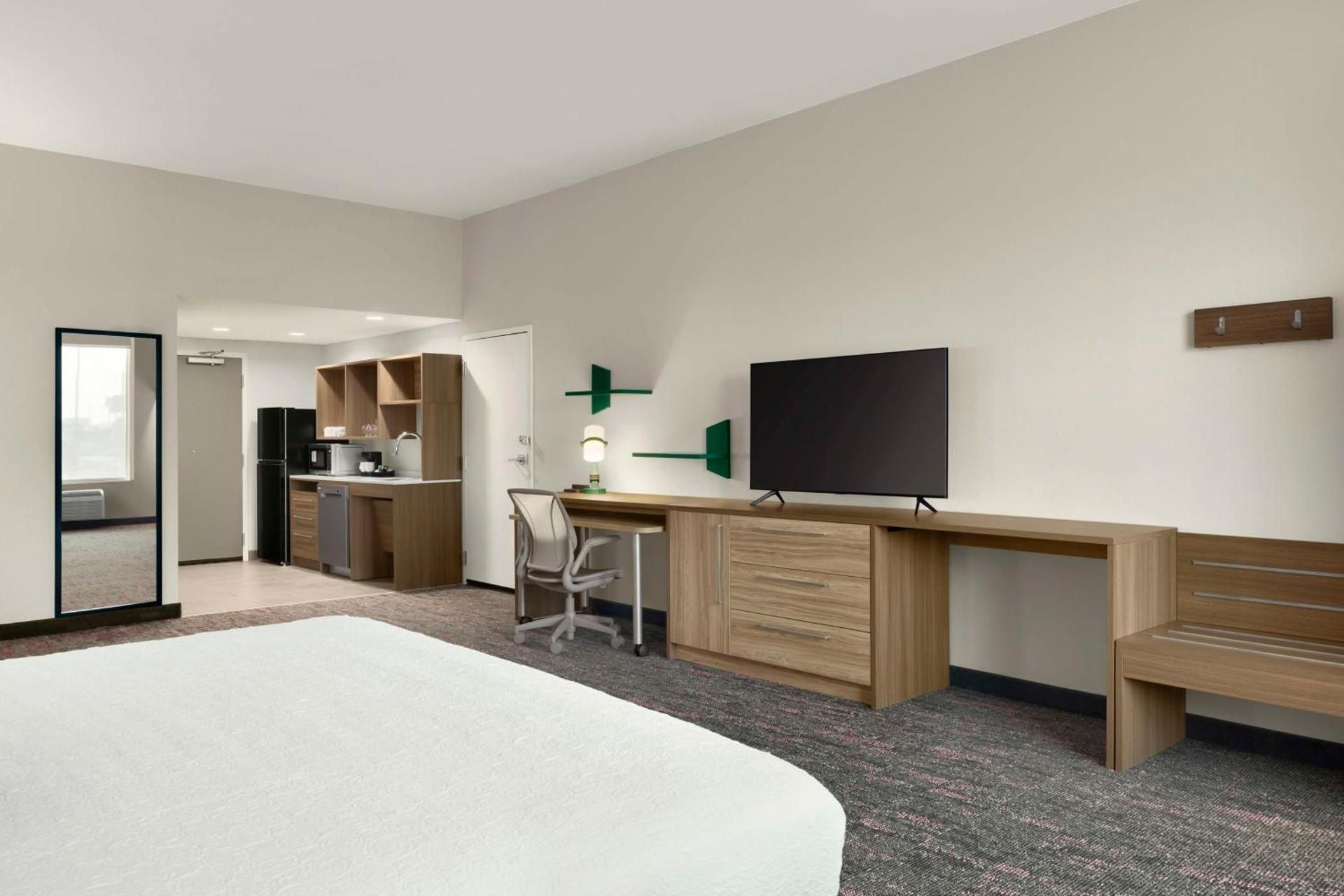 1 King Hearing Accessible Studio Suite