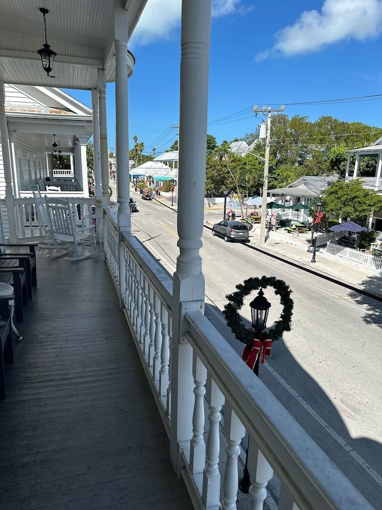 Douglas House 8D Premium Cuban Club Condo, Duval St. Parade Balcony, 2 bedrooms, 2 bathrooms, Kitchen, 2nd Floor 6