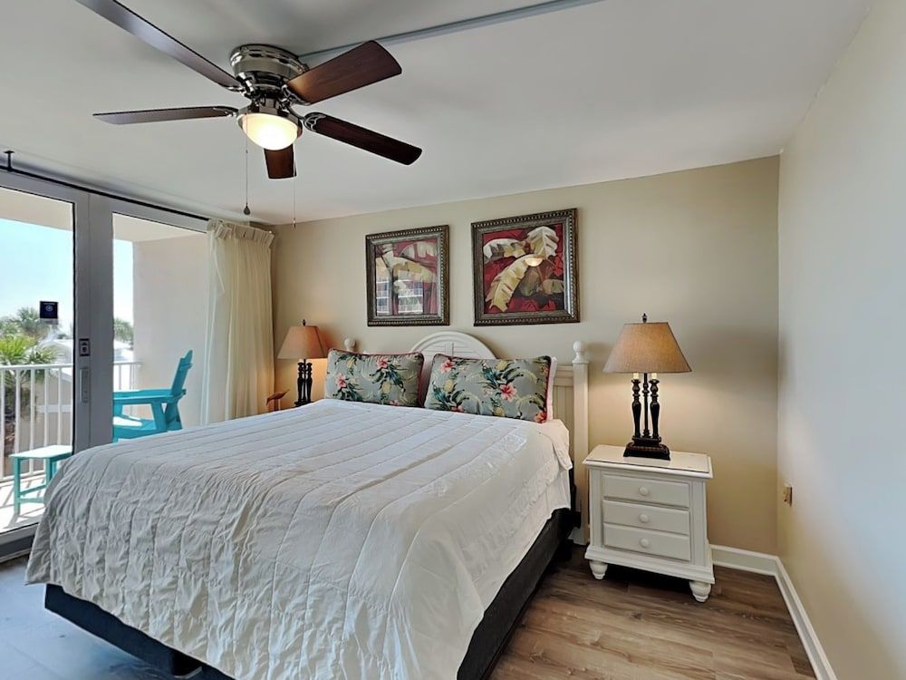 Studio (2 Bedrooms)