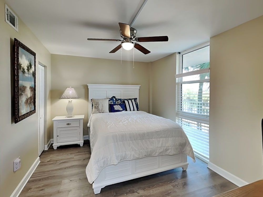 Studio (2 Bedrooms)