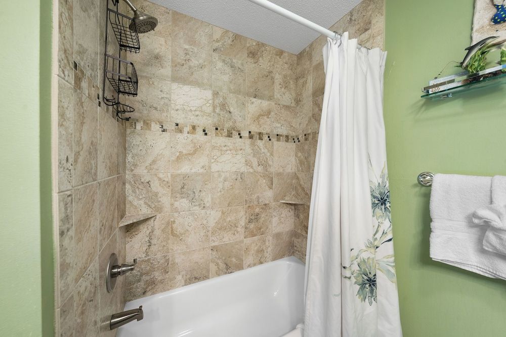 Mariner Lakes 15 Signature Condo, 3 Bedrooms, Fireplace, Lakeside 13