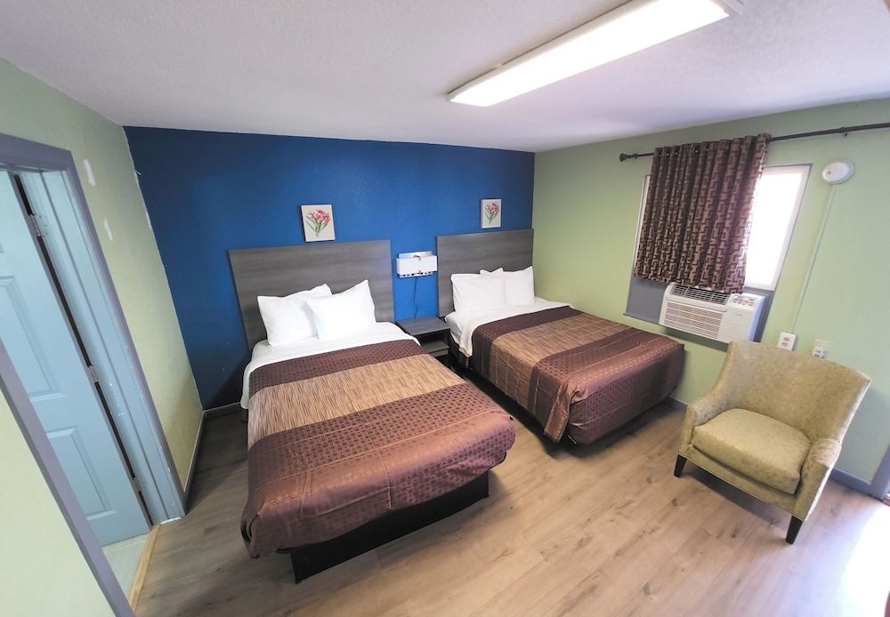 Plaza Motel Double Room, 2 Double Beds, Smoking 2