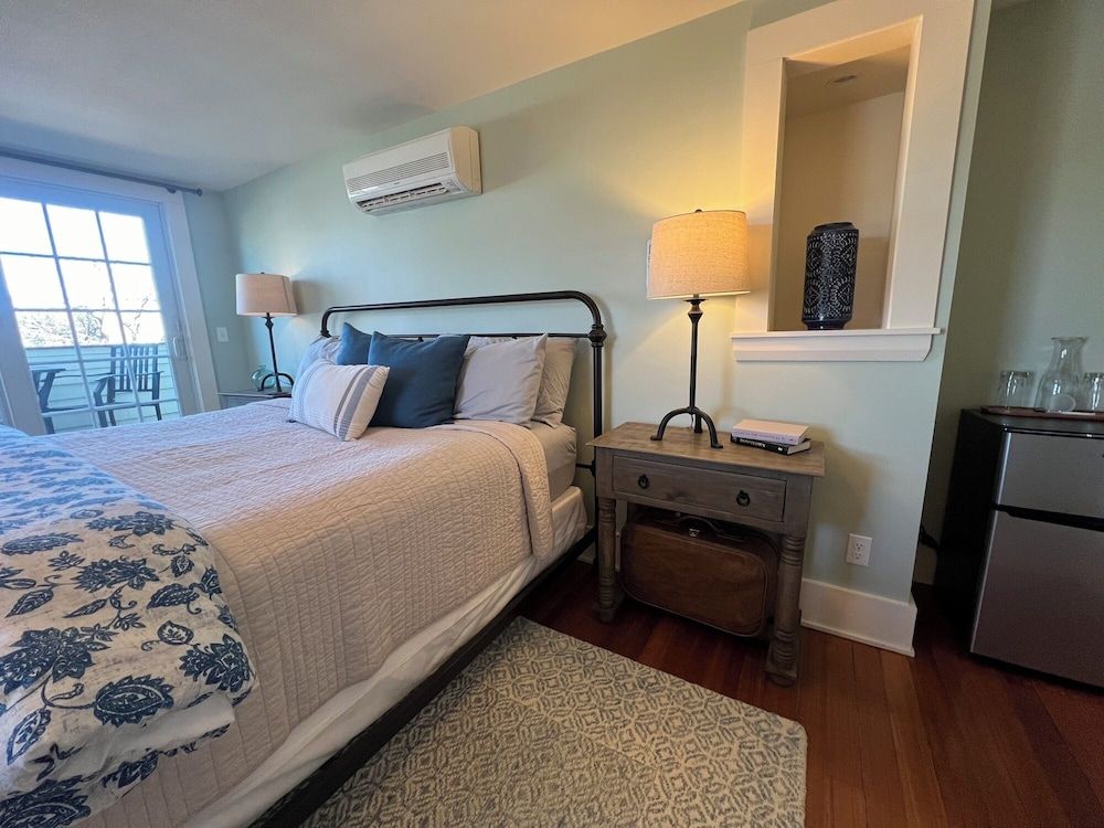 Inn on Shore Road Luxury Room, 1 King Bed