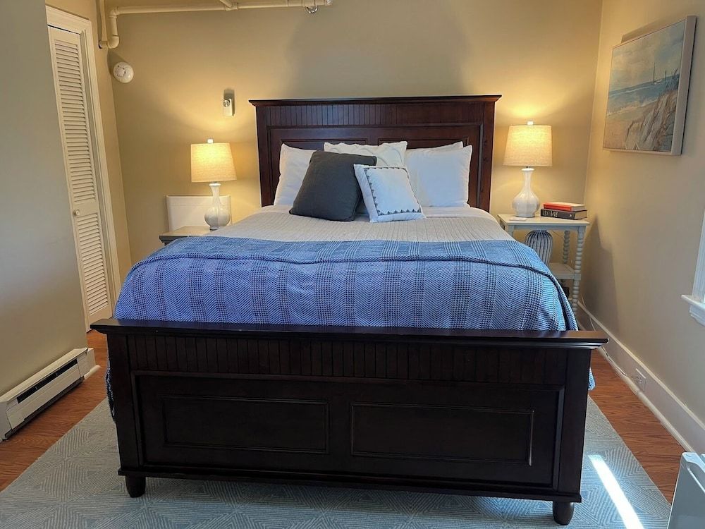 Inn on Shore Road Classic Room, 1 Queen Bed