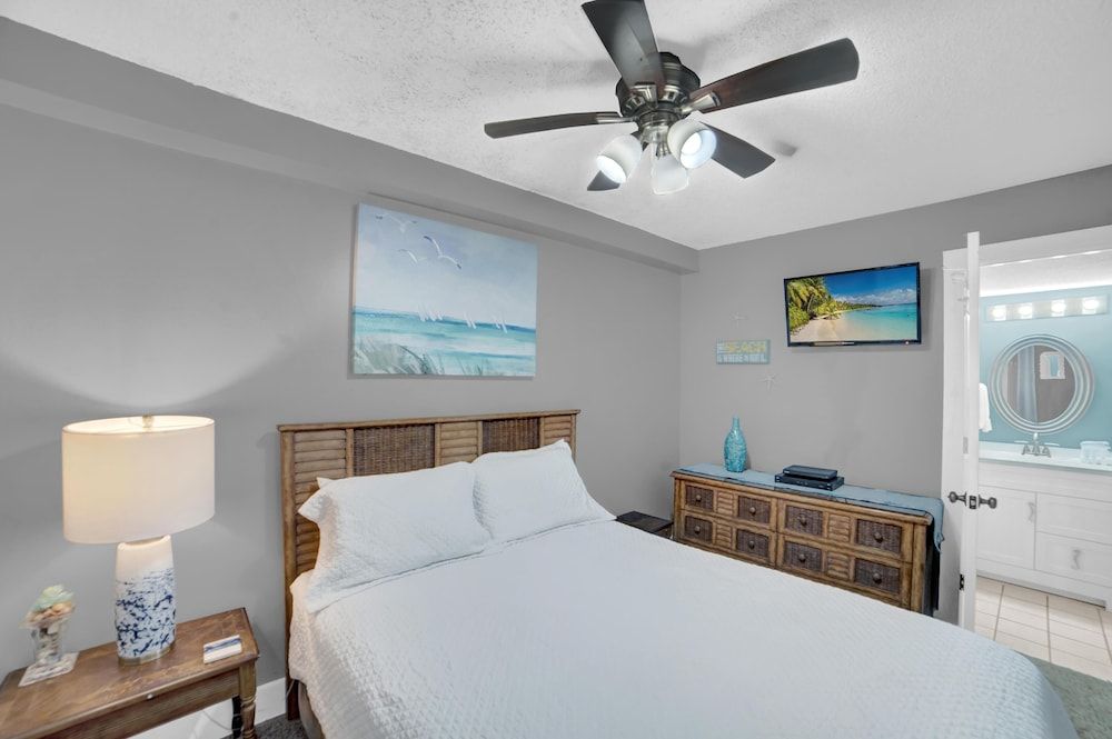Condo, 1 Queen Bed with Sofa bed (Seaside Beach & Racquet 3305)