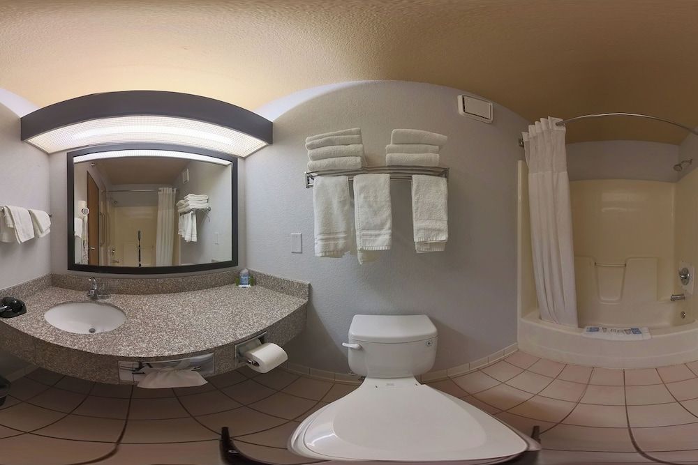 Blue Way Inn & Suites Eagan 2 Queen Bed Non-Smoking 5