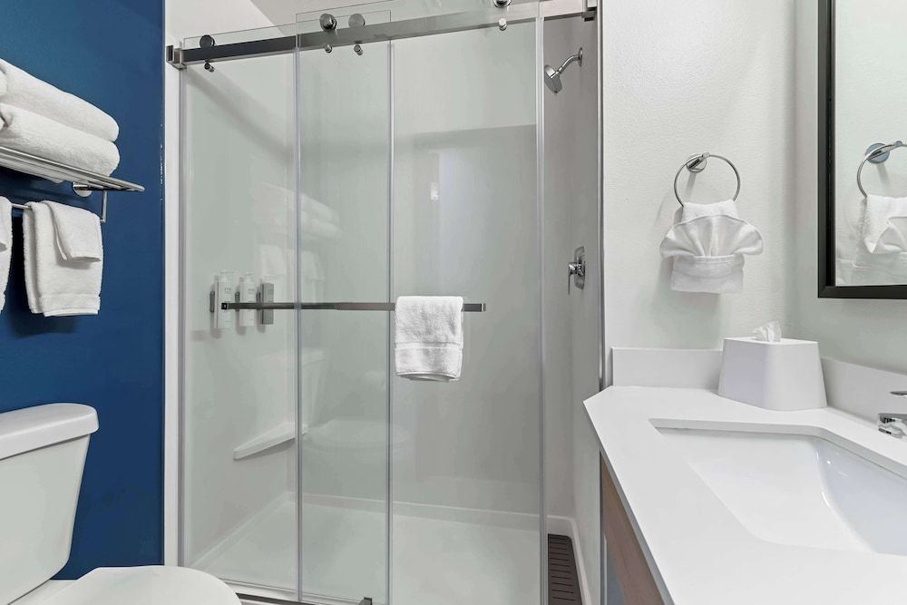 Spark By Hilton Hershey Near The Park Economy Room, Multiple Beds 6