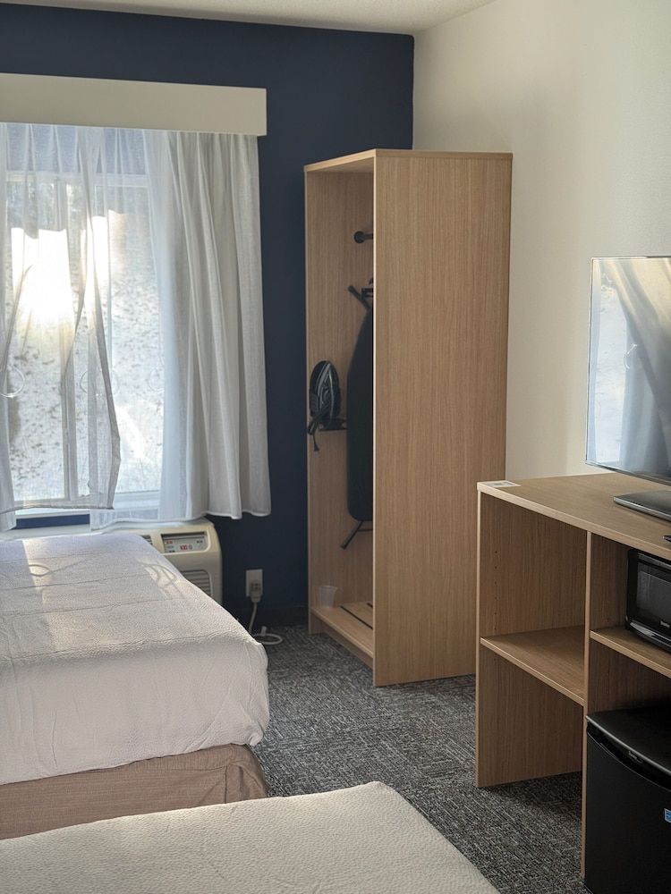 Spark By Hilton Hershey Near The Park Comfort Room, 2 Queen Beds, Bathtub (Mobililty) 6