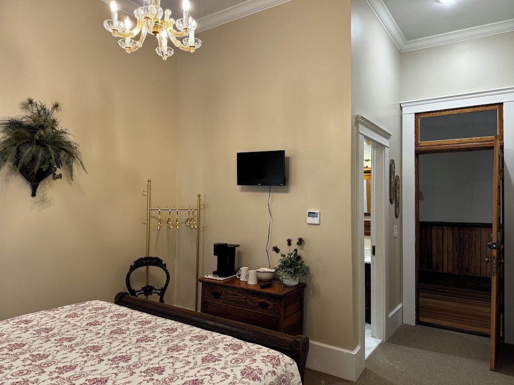 Classic Single Room, 1 Queen Bed, Non Smoking