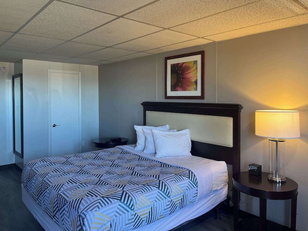 Studio 6 Borger, Tx – Boom Town Standard Room, 1 King Bed, Non Smoking, Kitchen 2