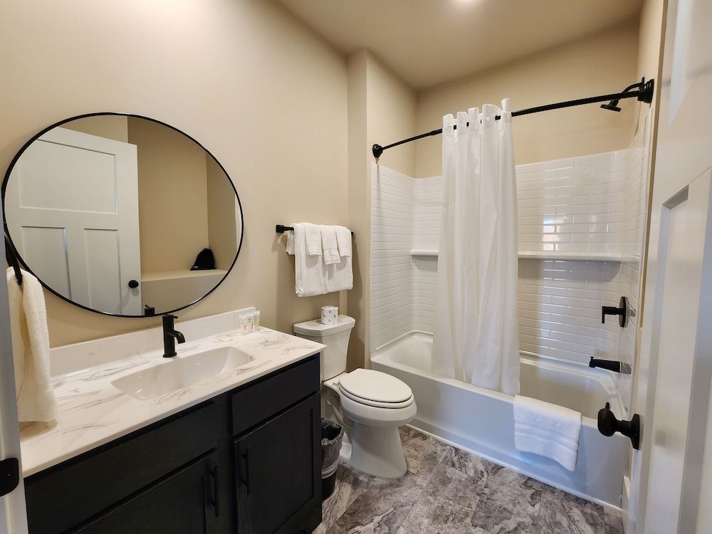 Historic Griffin Hotel Classic Double Room 2