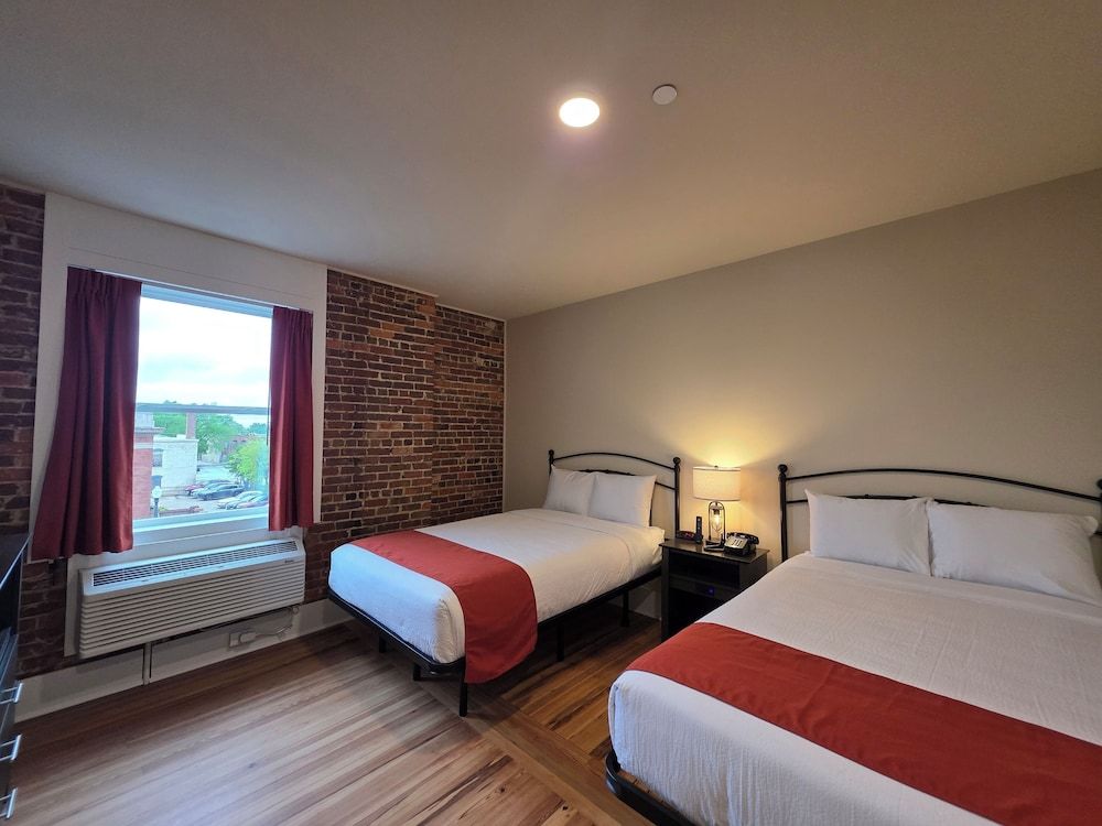 Historic Griffin Hotel Classic Double Room