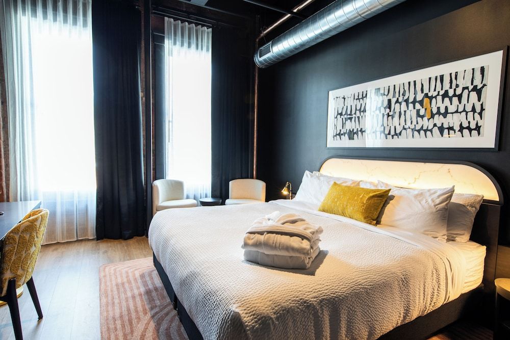 The Landmark Hotel and Casino Single Room, 1 King Bed, Non Smoking 4