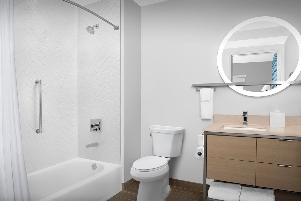 Studio, 2 Queen Beds (Hearing Accessible)