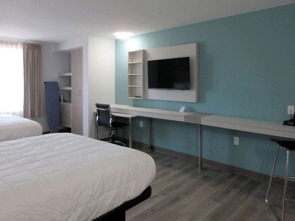 Room, 2 Queen Beds, Non Smoking