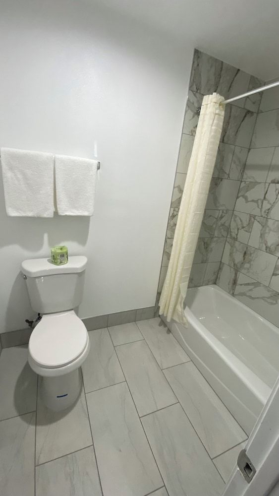 plaza inn motel Basic Double Room 10