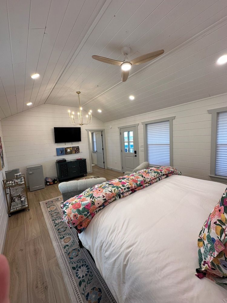 Luxury Suite, Hill View