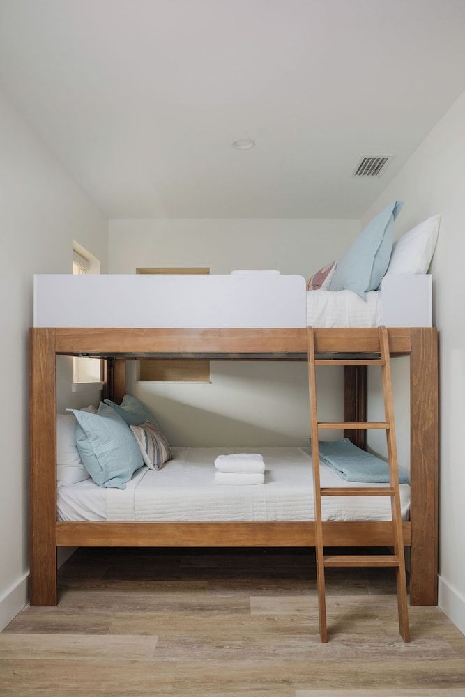 Luxury Apartment, Multiple Beds, Kitchen, Courtyard View