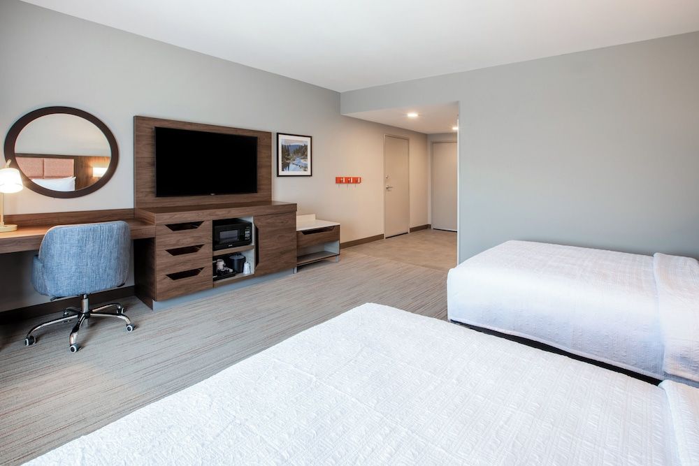 Hampton Inn & Suites La Grande, Or Room, 2 Queen Beds, Refrigerator 2