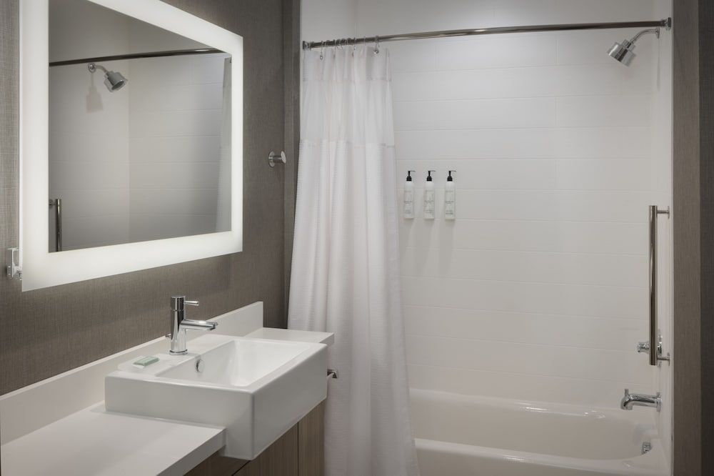 Springhill Suites By Marriott Fargo Studio Suite, Multiple Beds 5