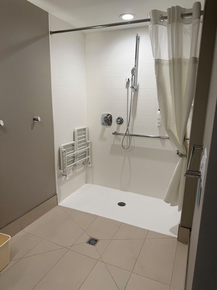 Springhill Suites By Marriott Fargo Studio Suite, 1 King Bed with Sofa bed (Mobility/Hearing Access, Roll-in Shwr) 4