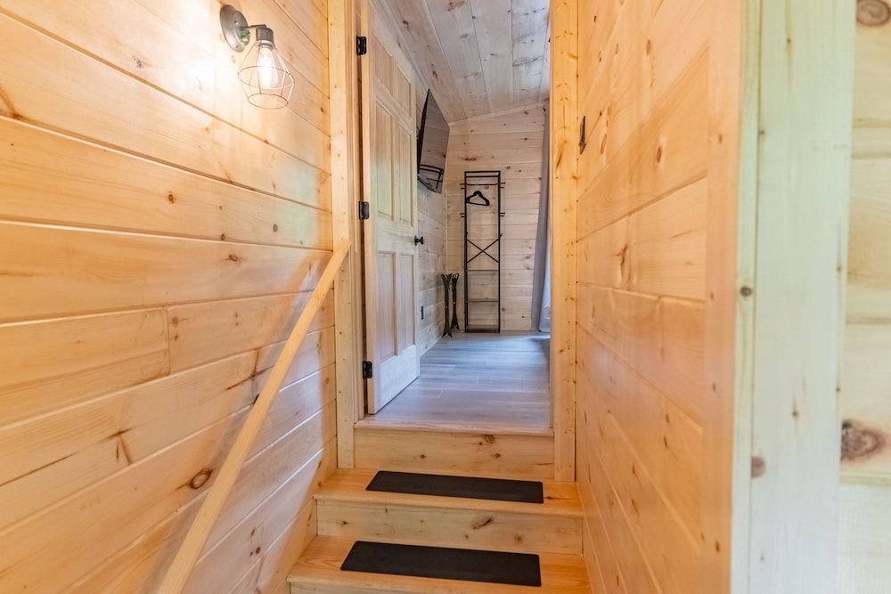 2 Brand New Cabins for Family Retreat Apartment 32