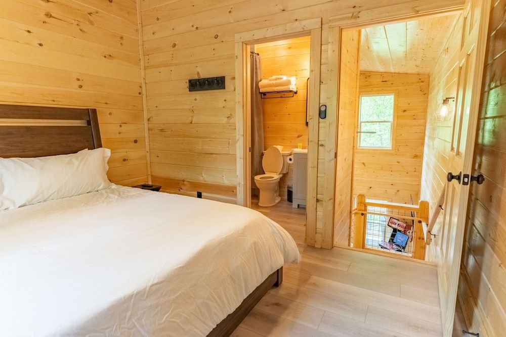 2 Brand New Cabins for Family Retreat Apartment 7