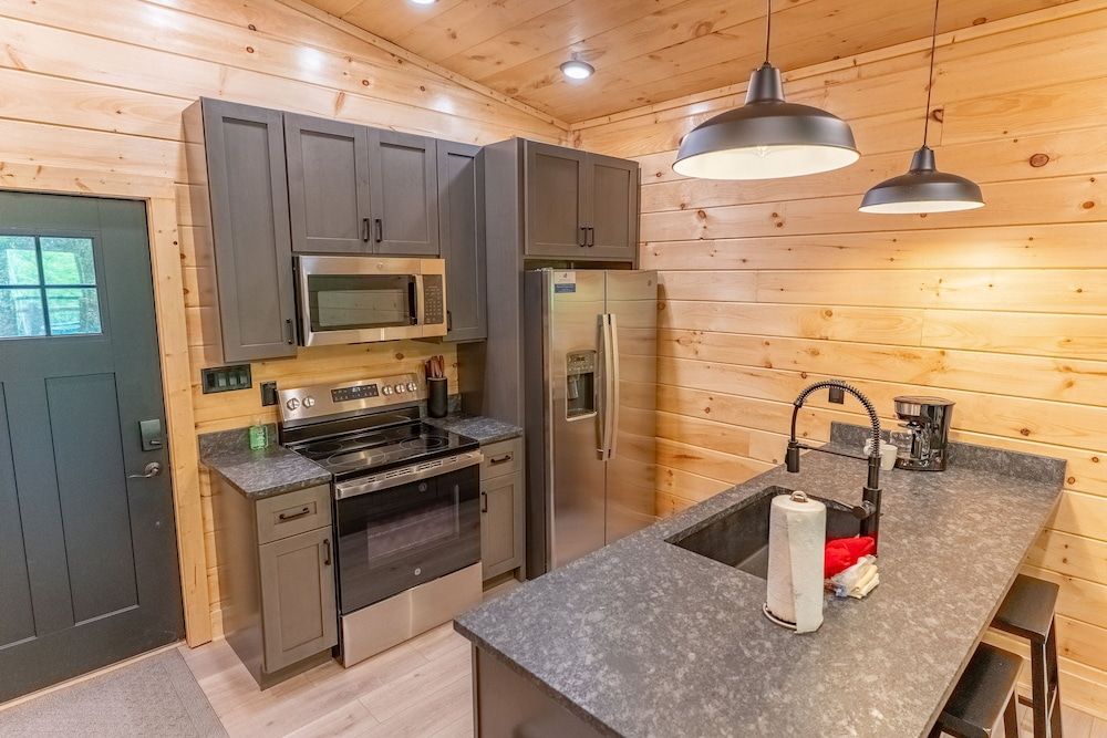 2 Brand New Cabins for Family Retreat Apartment 28