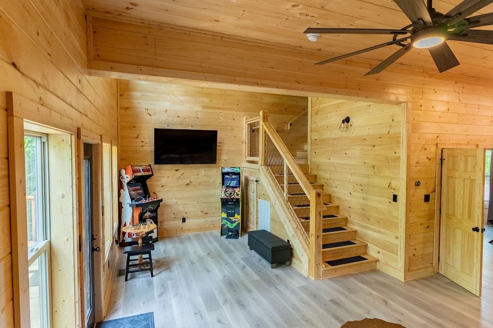 2 Brand New Cabins for Family Retreat Apartment 33