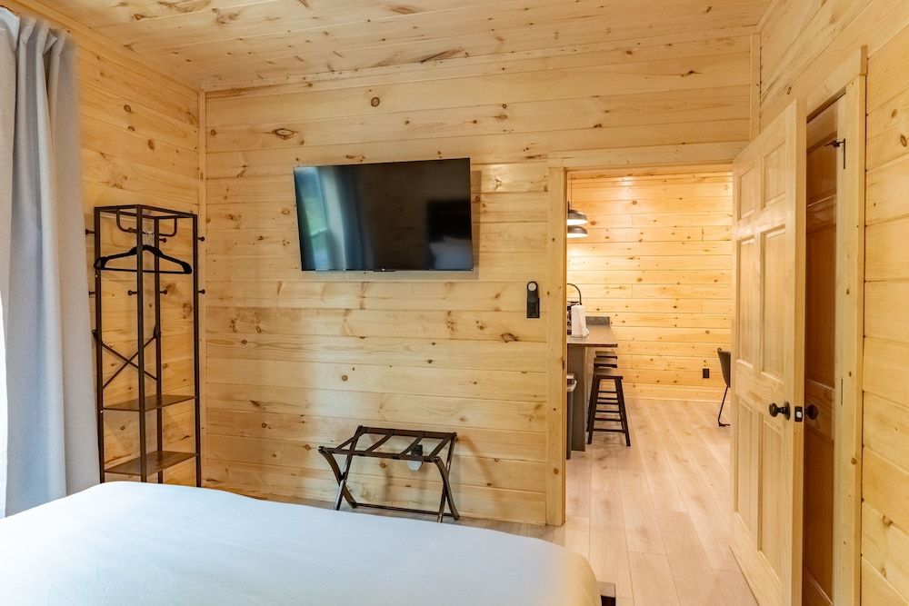 2 Brand New Cabins for Family Retreat Apartment 30