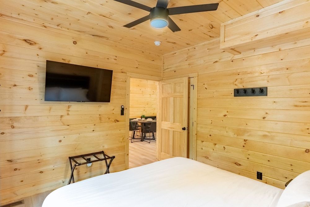 2 Brand New Cabins for Family Retreat Apartment 5