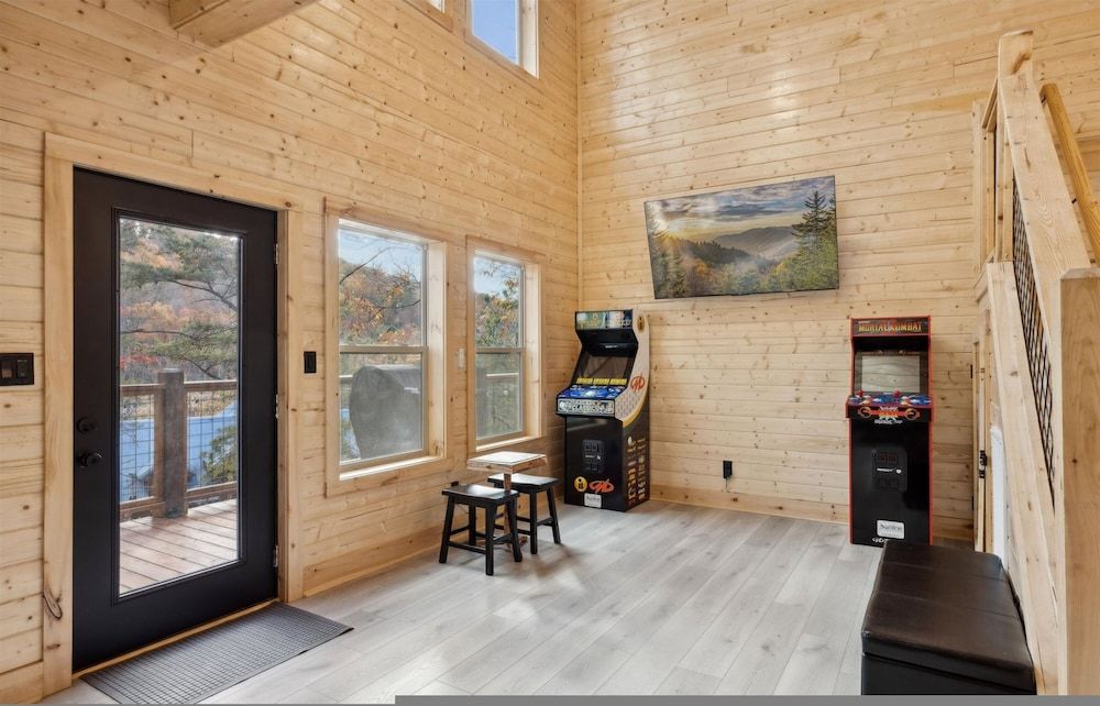 2 Brand New Cabins for Family Retreat Apartment 24