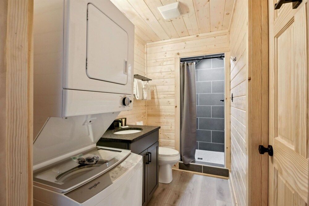 2 Brand New Cabins for Family Retreat Apartment 13